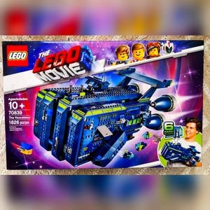 A Lego Movie 2 "The Rexcvelsior!" Lego Set